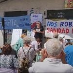 Protesta de los vecinos del Valle del Tiétar en Arenas de San Pedro contra la atención sanitaria que reciben