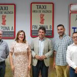 Mazón y Catalá durante su reunión esta mañana con el presidente de la Asociación Gremial Provincial de auto-taxis de Valencia, Ismael Arráez