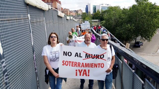'Marcha contra el muro' de la Plataforma Soterramiento Ferrocarril de Valladolid
