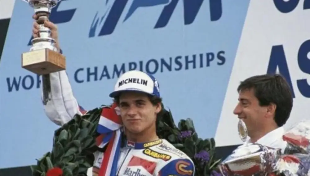 Crivillé, en el podio del circuito de Assen junto a Sito Pons aquel 27 de junio de 1992