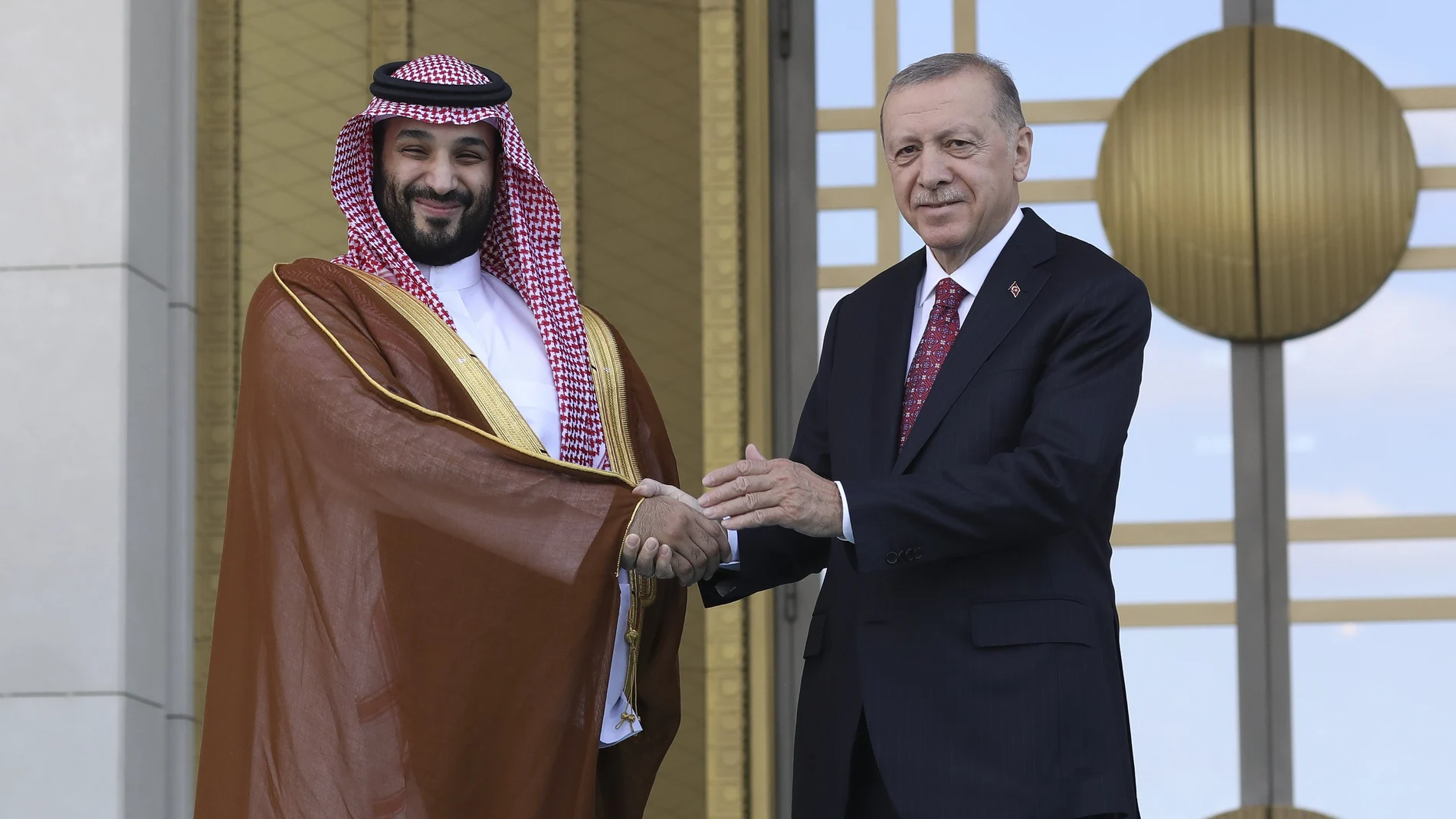Recep Tayyip Erdogan con el príncipe saudí Mohammed bin Salman