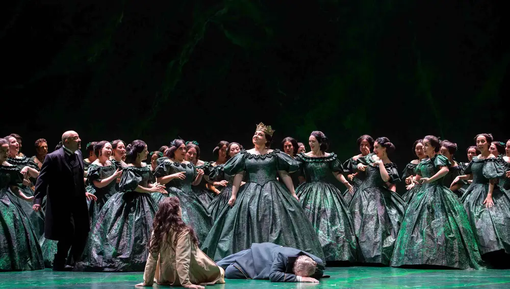 Un momento del ensayo de Nabucco, de Giuseppe Verdi, en el Teatro Real, con dirección de escena de Andreas Homoki (i) y dirección musical de Nicola Luisotti