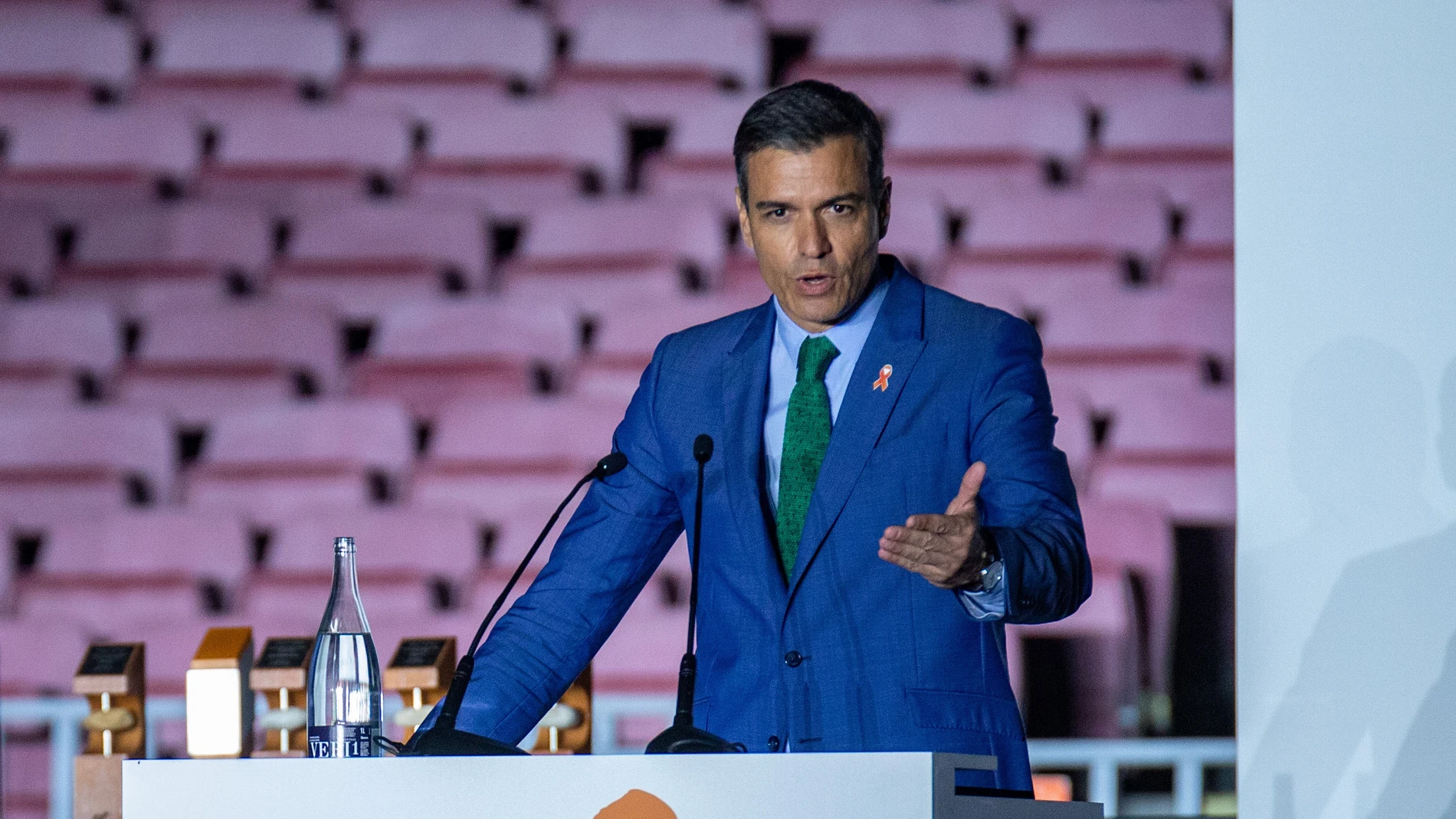 El presidente del Gobierno, Pedro Sánchez, el lunes en su intervención durante los Premis de Pimec en el Camp Nou de Barcelona
