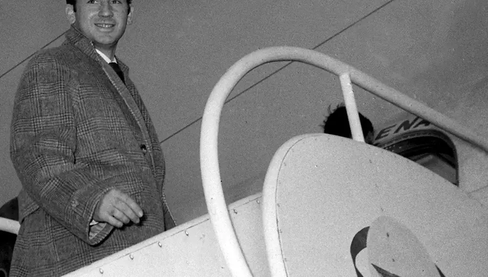 Fotografía de archivo tomada en diciembre del 60 con Marsillach cogiendo un avión con rumbo al Congo
