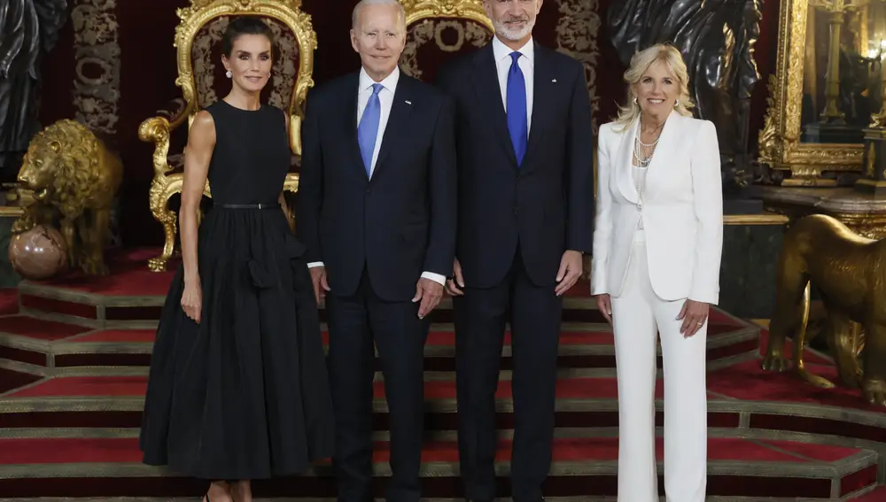 Los Reyes Felipe y Letizia con Joe y Jill Biden en la cena de gala del Palacio Real