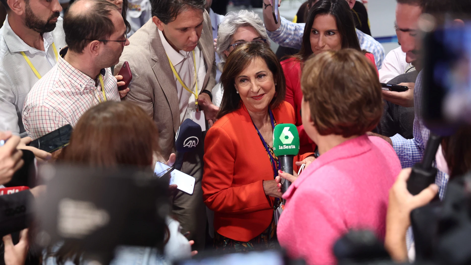La ministra de Defensa, Margarita Robles, responde a los medios a su llegada a la primera jornada de la Cumbre de la OTAN 2022 en el Recinto Ferial IFEMA MADRID