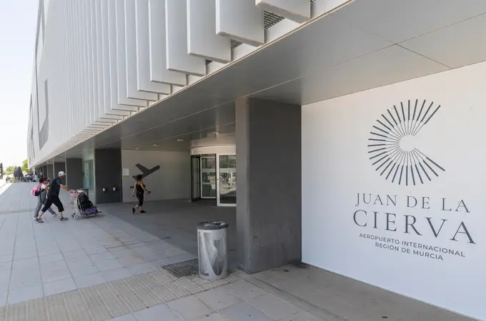 Sánchez va a los tribunales para que el aeropuerto de Murcia no lleve el nombre de Juan de la Cierva, inventor del autogiro, por “golpista”