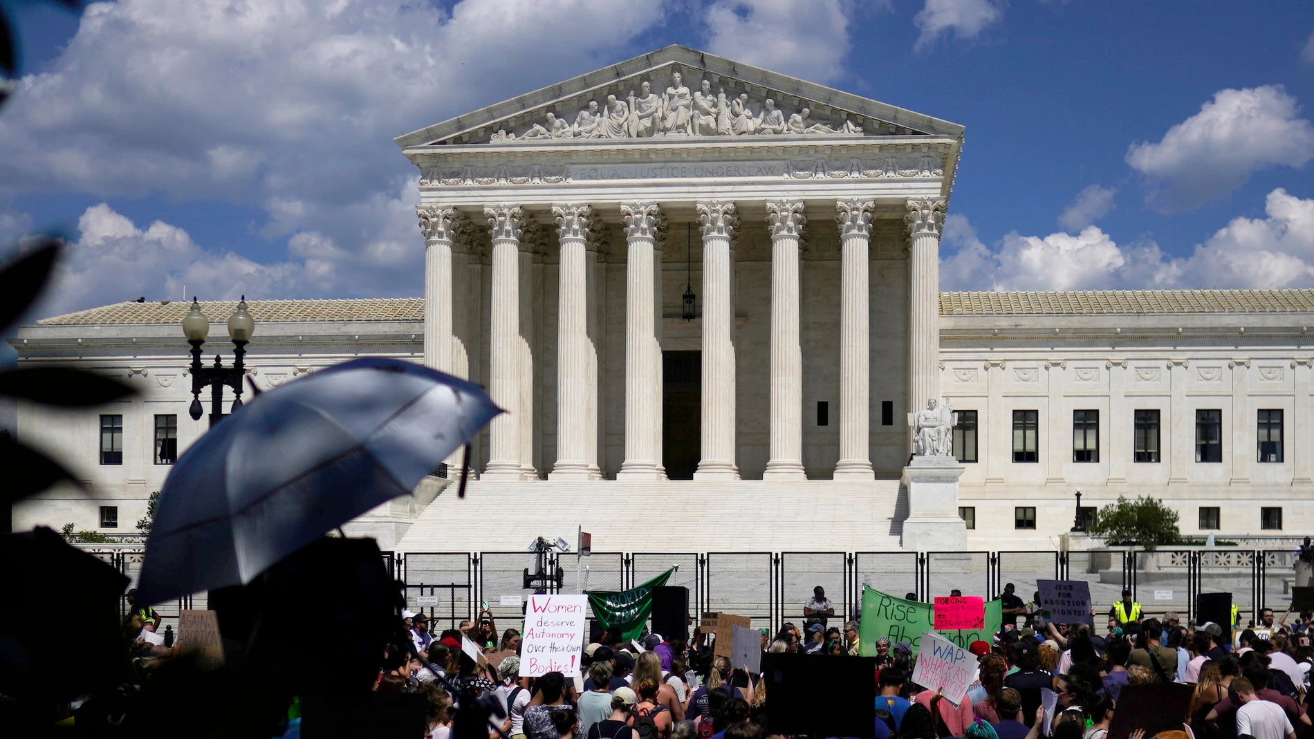 Manifestantes frente al Tribunal Supremo en Washington DC, EE UU