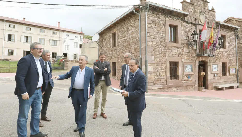 El Consejo de Cuentas de Castilla y León celebra su Pleno en el Ayuntamiento palentino de Brañosera