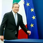 El primer ministro italiano Mario Draghi dice que el Gobierno no peligra