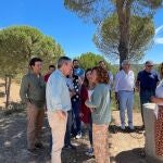El secretario general del PSOE-A, Juan Espadas, durante una visita el núcleo forestal de La Pata del Caballo, en Escacena del Campo (Huelva)