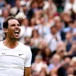Nadal celebra su clasificación para la tercera ronda de Wimbledon tras vencer a Berankis