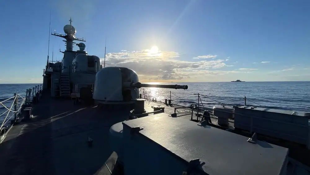Un barco de guerra de la Marina de Perú en un ejercicio de las maniobras RIMPAC