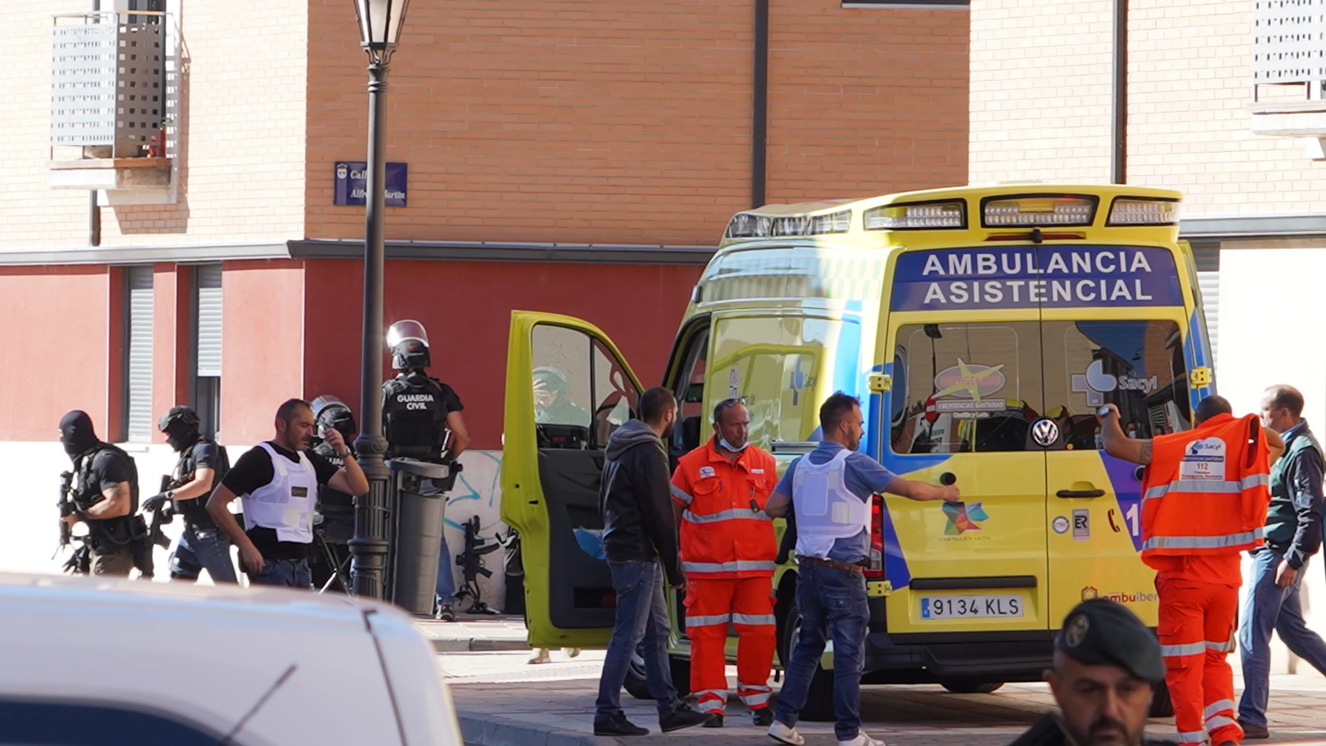 El presunto asesino de un varón en Santovenia de Pisuerga (Valladolid) se atrinchera en su domicilio con un rehén