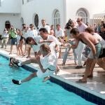 Cuando Pedro Campos y Josep Cusí tiraron al Rey a la piscina, en 1993