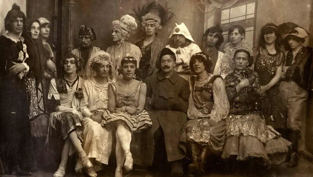 Redada policial en un «club gay» de Petrogrado en 1921