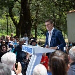 El presidente del Partido Popular (PP), Alberto Núñez Feijóo, interviene en la IV Romería Popular en O Pino, (La Coruña).