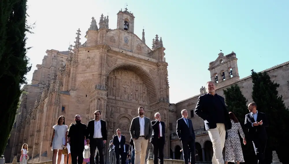 Foto de familia del grupo de Ciudades Patrimonio de la Humanidad de España previa a la reunión de la asamblea del GCPHE