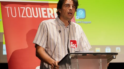 El coordinador de IUCyL, Juan Gascón, durante la conferencia Política Municipal