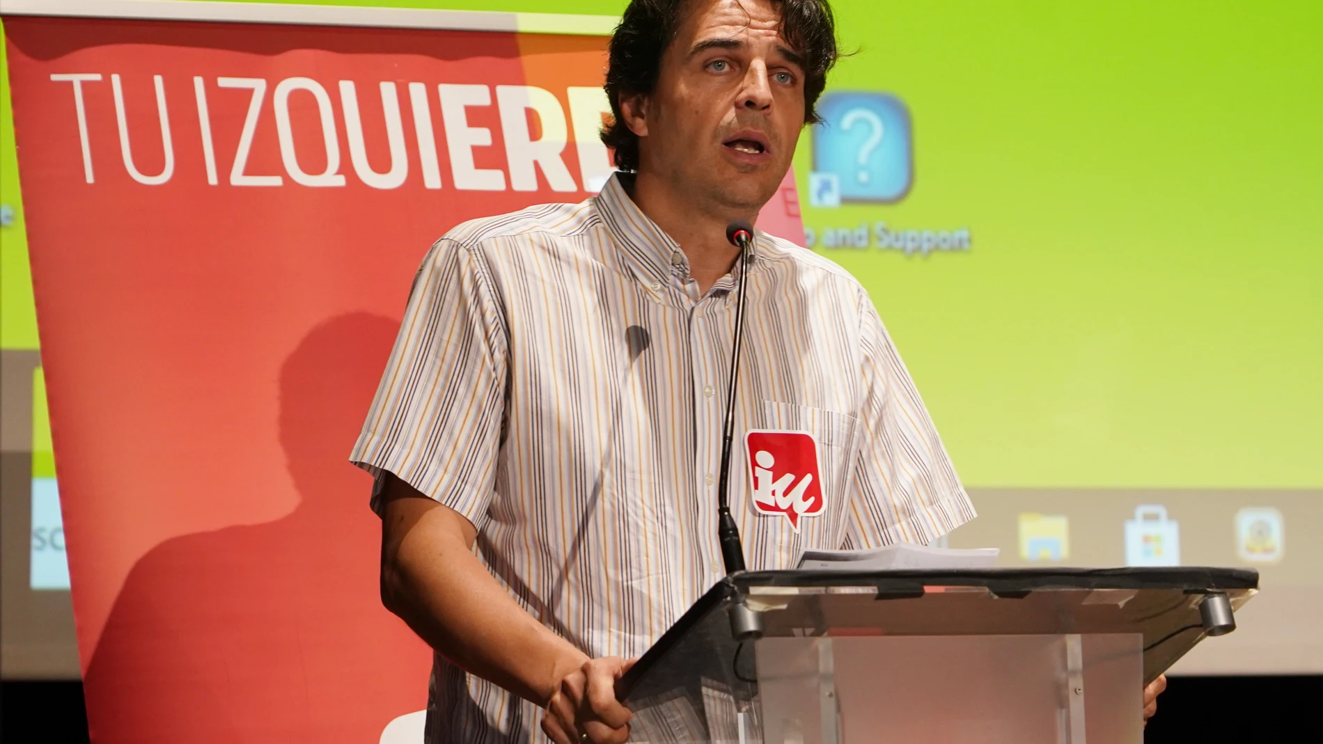El coordinador de IUCyL, Juan Gascón, durante la conferencia Política Municipal