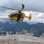 Seis personas han muerto y ocho se encuentras heridas, una de ellas de gravedad, tras el desprendimiento de un parte del glaciar de la Marmolada, en los Dolomitas (Alpes italianos)