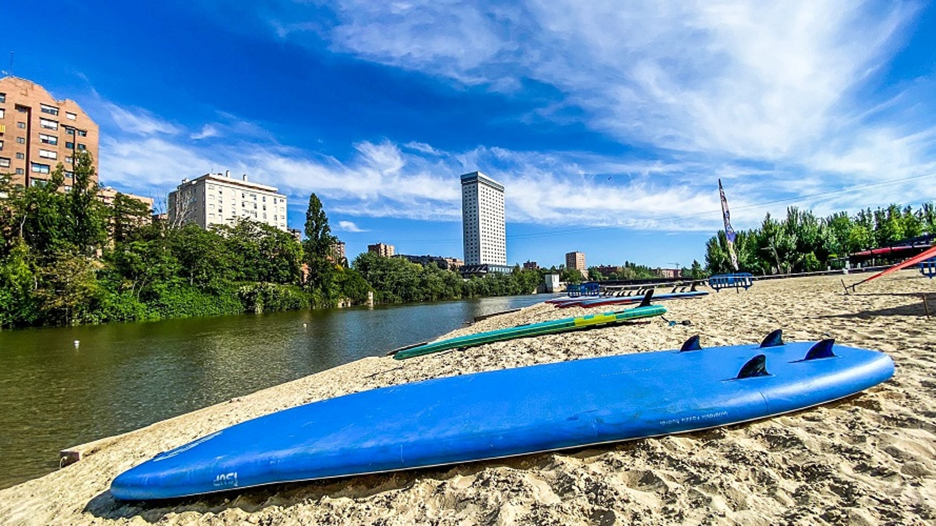 Lavado De Cara En La Playa Fluvial De Las Moreras De Valladolid Lavado De Cara En La Playa Fluvial De Las Moreras De Valladolid
