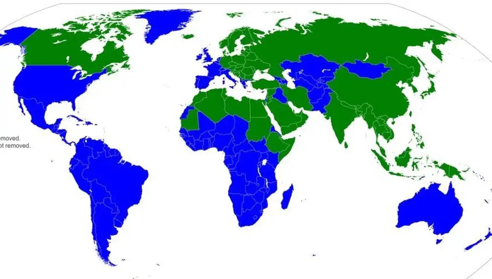 En azul, los países que no se quitan los zapatos al entrar en casa. Y en verde, los que sí lo hacen | Fuente: Quora