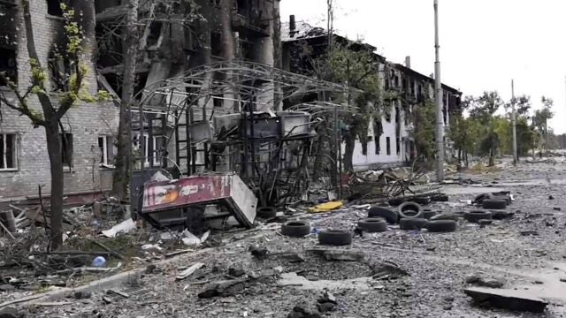 Imágenes de Lisichansk, el último feudo ucraniano de la región de Lugansk que cayó el domingo en manos rusas