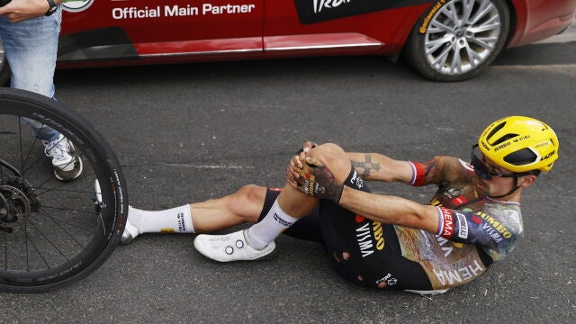 Roglic, tras su caída en el Tour