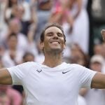 Rafael Nadal celebra su victoria ante Taylor Fritz en Wimbledon