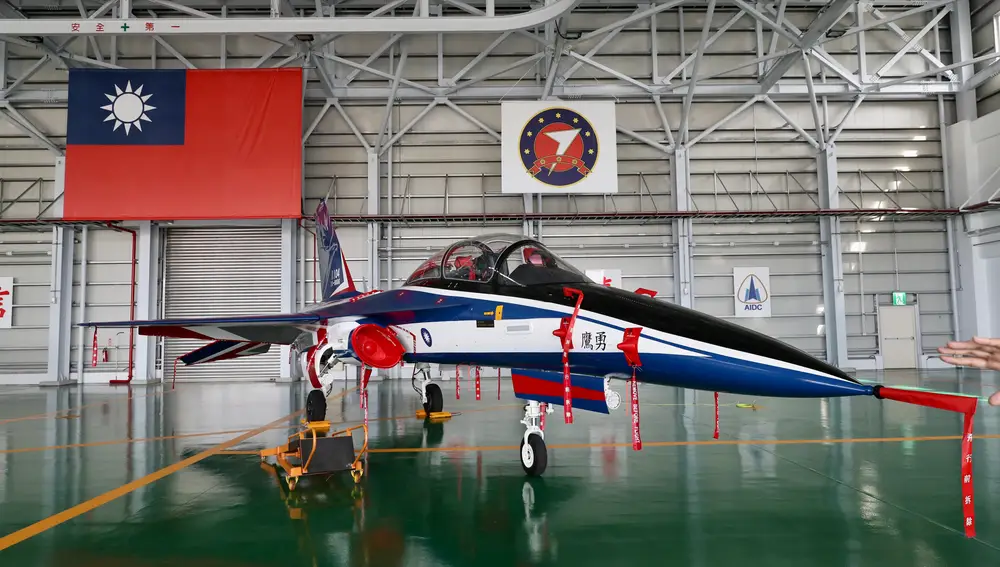 El nuevo avión supersónico de Taiwán AIDC T-5 Brave Eagle