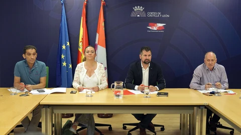 El portavoz del Grupo Parlamentario Socialista, Luis Tudanca, se reúne con los secretarios general de UGT, Faustino Temprano, y de CCOO, Vicente Andrés