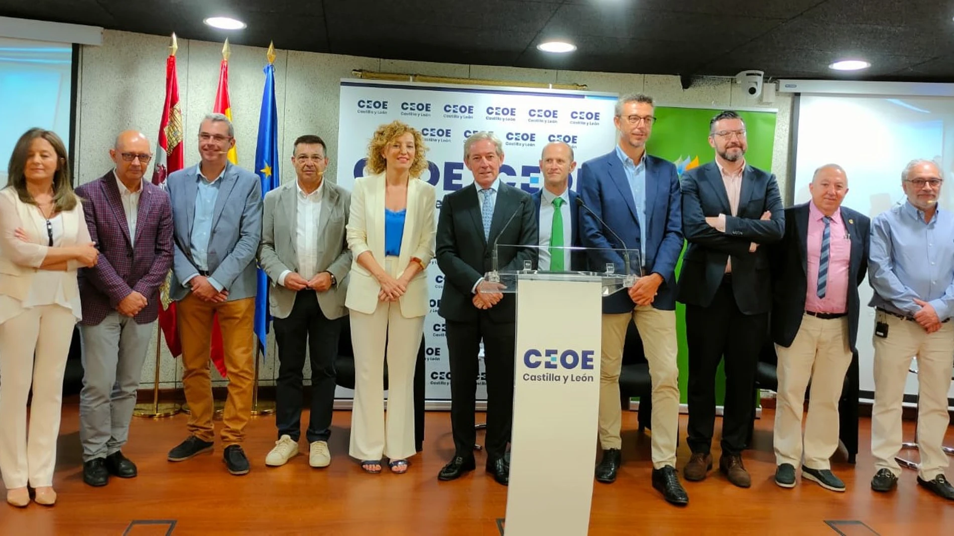 Foto de familia de la jornada de CEOE e Iberdrola celebrada en Valladolid