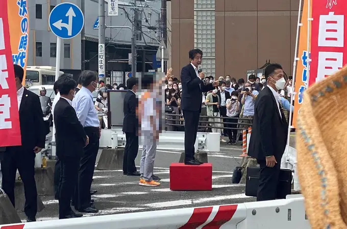 Asesinado el ex primer ministro japonés Shinzo Abe tras recibir dos disparos en el corazón y el cuello
