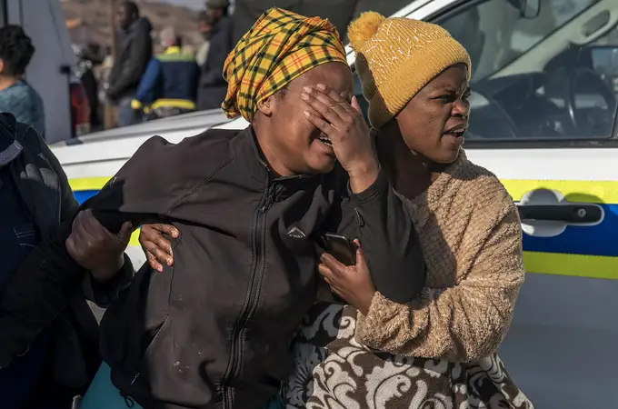 Diecinueve muertos en dos tiroteos distintos sacuden a Sudáfrica