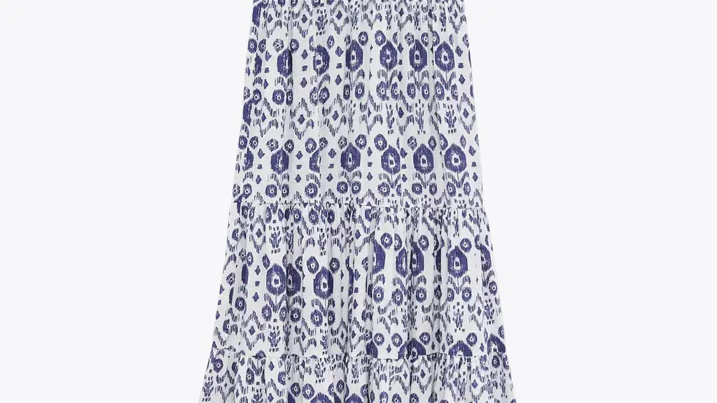 Falda maxi estampada, de Zara