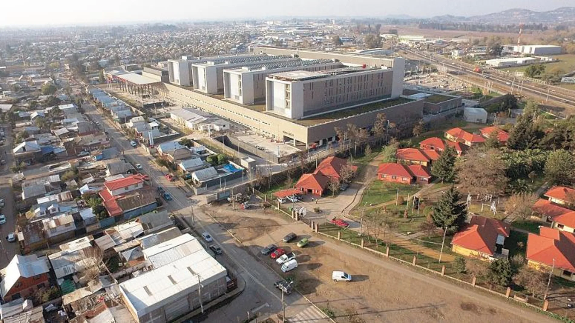 Vista panorámica del Hospital de Curicó (Chile), que cuenta con la certificación de edificio sostenible