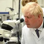 El primer ministro británico, Boris Johnson, visita el buque insignia nacional de investigación biomédica, el Instituto Francis Crick
