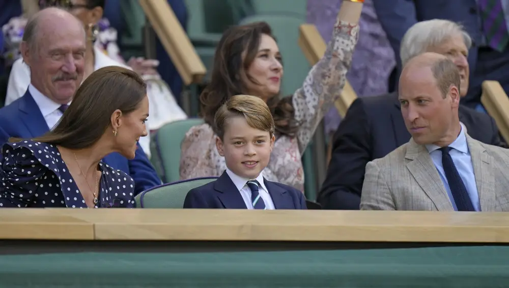 Los duques de Cambridge junto a su hijo George en Wimbledon