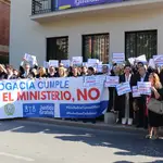 Abogados del turno de oficio manifestándose frente a la Delegación del Gobierno en Murcia