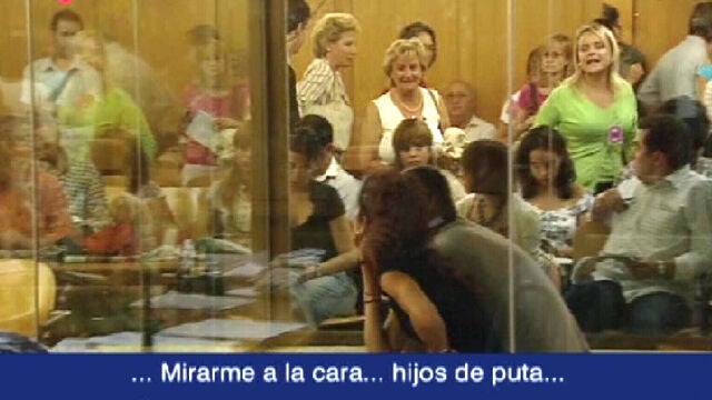 Marimar Blanco se enfrenta a los asesinos de su hermano al abandonar la sala en la última jornada del juicio celebrado en junio de 2006