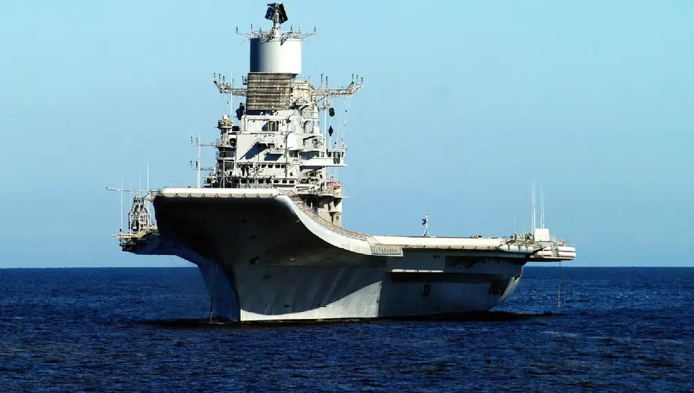 El portaaviones indio INS Vikramaditya, comprado a Rusia, en servicio en la Armada india desde 2013