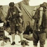 Última fotografía de George Mallory (izda.) y Andrew Irvine el 8 de junio de 1924 en su asalto final al Everest