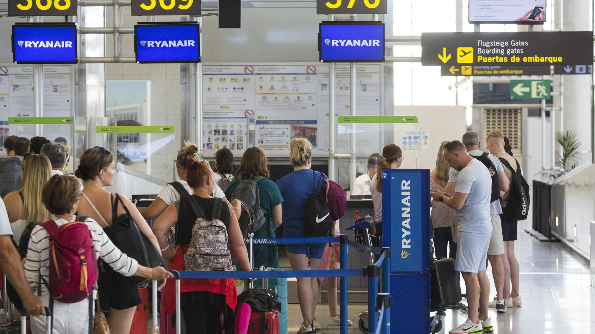 La divertida conversación Ryanair y usuaria que no quiere pagar por equipaje