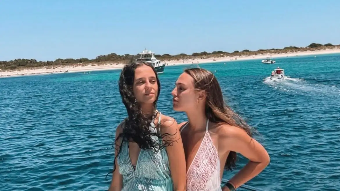 Victoria Federica con sus amigas en Ibiza.