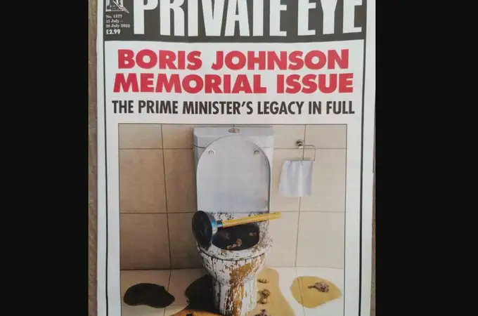 La revista ‘Private Eye’ dedica esta portada al legado de Johnson: un inodoro desbordado lleno de heces