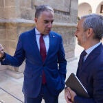 Elías Bendodo y Juan Bravo serán senadores por la comunidad autónoma