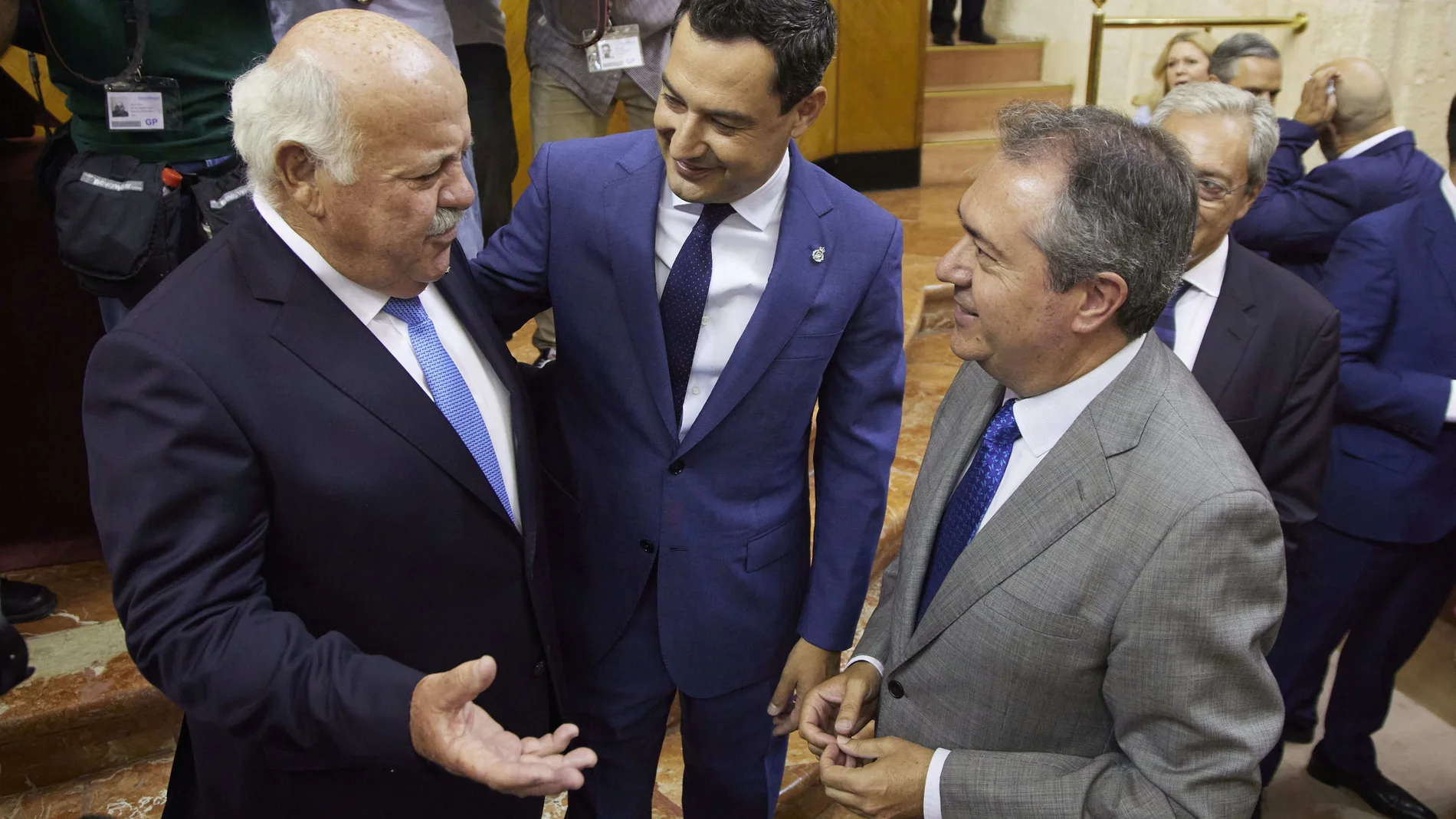 Jesús Aguirre, Juanma Moreno y Juan Espadas, en la constitución del Parlamento andaluz