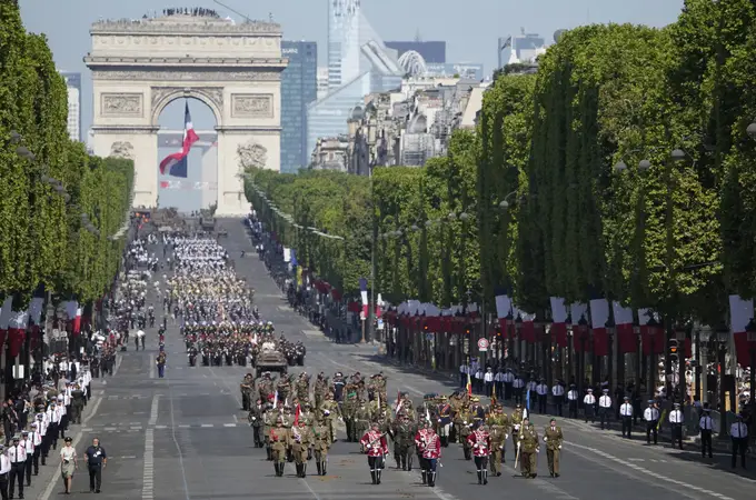 Francia celebra un 14 de Julio marcado por la guerra en Ucrania 