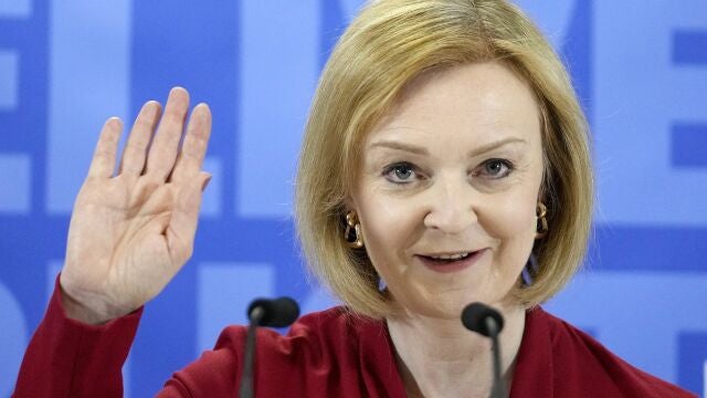 La ministra de Asuntos Exteriores, Liz Truss, lanzó ayer oficialmente su campaña por el liderazgo "tory" con un discurso en el que presentó sus principales propuestas